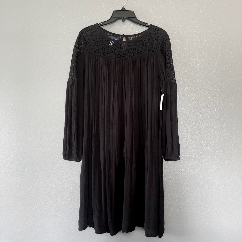 Simply Styled Black Flowy Lace Dress